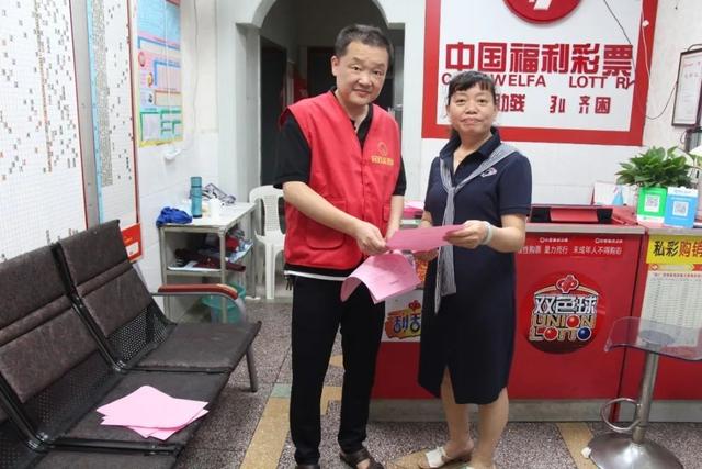 情暖社区——助力莆田市创建全国文明城市，红马甲又出动了！