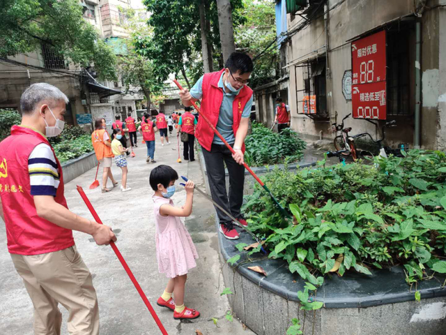 祖庙街道社区开展“在职党员进社区”系列志愿服务活动