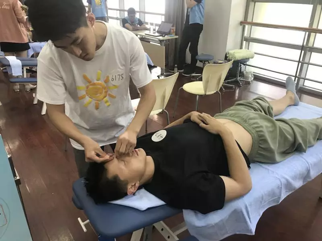 招生 | 针灸推拿学院、中医学专业（5+3一体化针灸推拿英语方向）、针灸推拿学专业介绍