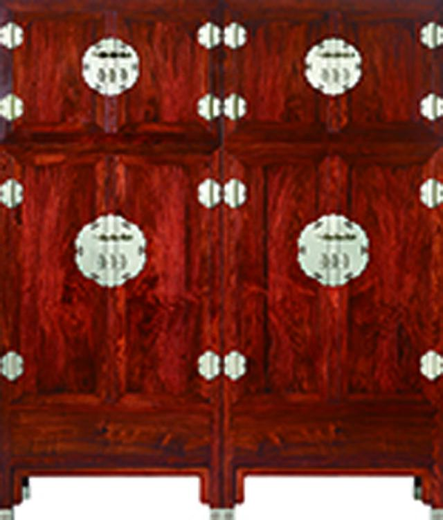 明清家具设计大师携臻品“海黄”家具亮相南京“第二届中国工艺美术博览会”