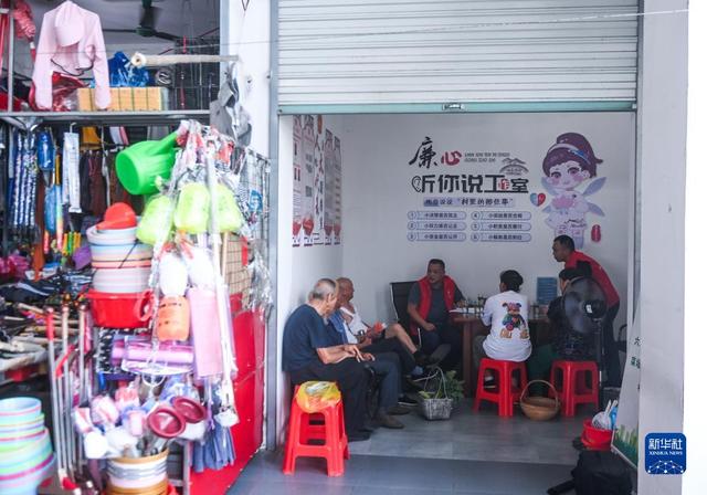 激荡清风正气 凝聚党心民心——以习近平同志为核心的党中央贯彻执行中央八项规定、推进作风建设纪实