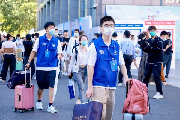 北京航空航天大学6650名研究生新生入学