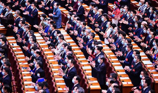 新闻8点见丨党的二十大胜利闭幕 新一届中央政治局常委23日将同记者见面