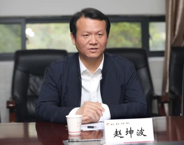 荆州中学完成党政分设 书记校长到位