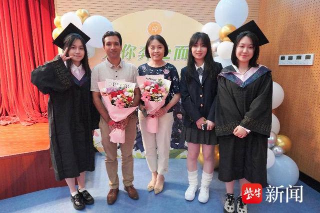 在盛夏的原创歌曲里告别！南京一中国际部2023届毕业典礼温暖动人