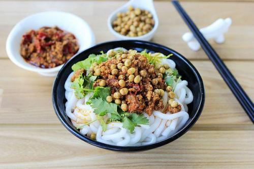 乌鲁木齐米粉合辑丨我好想你，爆辣鸡肉炒米粉