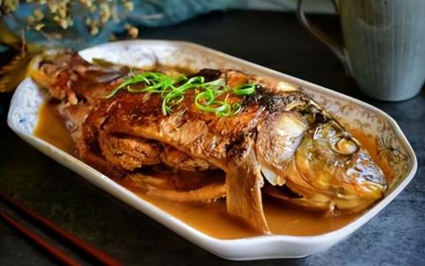 怎么样炖鱼鱼刺能面，炖鱼怎么才能鱼皮不烂