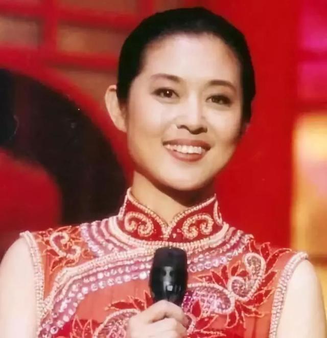 陈凯歌两任妻子，一个有才气一个有美貌，像极了男人对爱情的选择