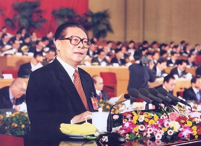 1999年中国大使馆被美军轰炸，江泽民内部讲话：中国人要卧薪尝胆