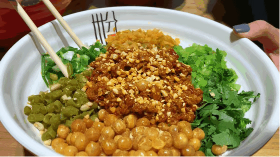 乌鲁木齐米粉合辑丨我好想你，爆辣鸡肉炒米粉