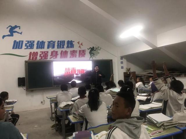 双流棠湖中学：教育不是注满一桶水，而且点燃一把火