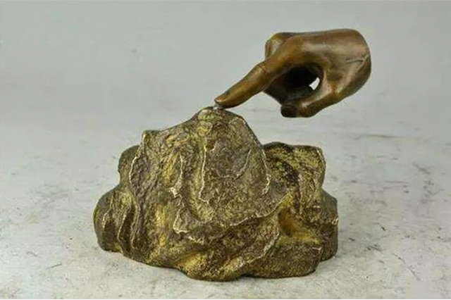 为提炼黄金，他煮干了5000升尿液，不想意外获得造福世界的新物质