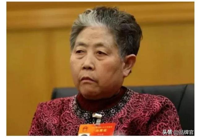 大儿子楼盘烂尾、小儿子砸了招牌，老干妈被坑惨了