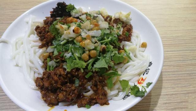 乌鲁木齐米粉合辑丨我好想你，爆辣鸡肉炒米粉