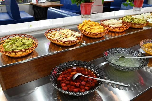 平顶山这家餐厅豪迈，29元自助，手工饺子、100多种菜品不限量