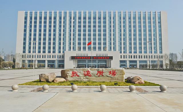 美翻了！大学之大，在大师，也在图书馆。河南高校图书馆大比拼