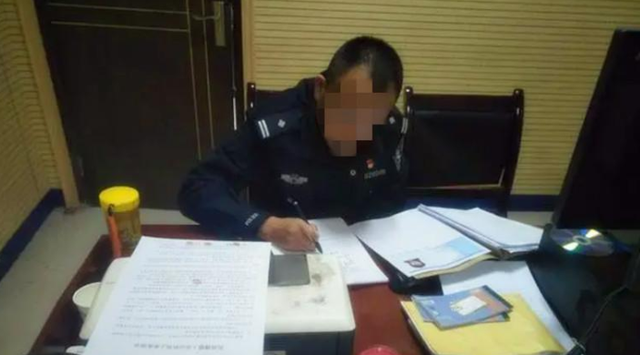 人间悲剧！3岁女孩活活饿死，被困家中17天！两名民警被判刑！