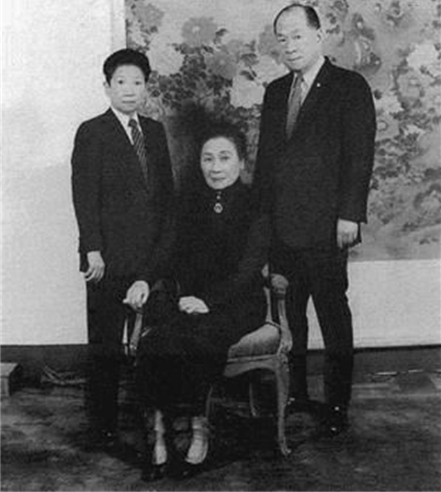 从蒋家太子到情报头子，蒋经国如何斗法毛人凤，掌控国民党大权？