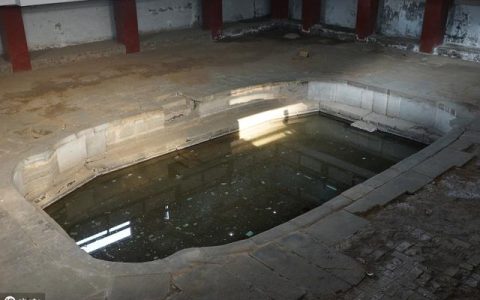 天资国色化妆品怎么样，发生在贵妃墓里的怪事是什么