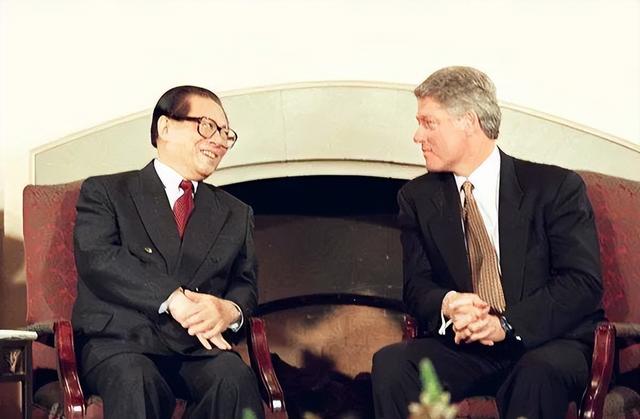 1999年中国大使馆被美军轰炸，江泽民内部讲话：中国人要卧薪尝胆