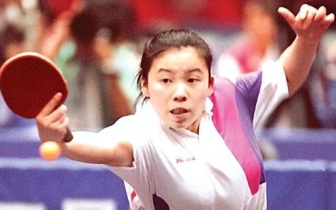 邓亚萍简介 中国羽毛球女子双打冠军