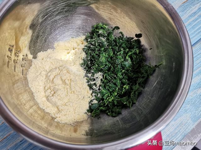 野菜苜蓿的两种吃法，忆苦思甜，致敬最美劳动者