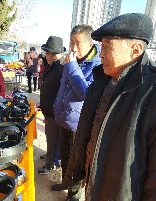 15元一条牛皮裤带，明知道是假的，为什么还有很多人买