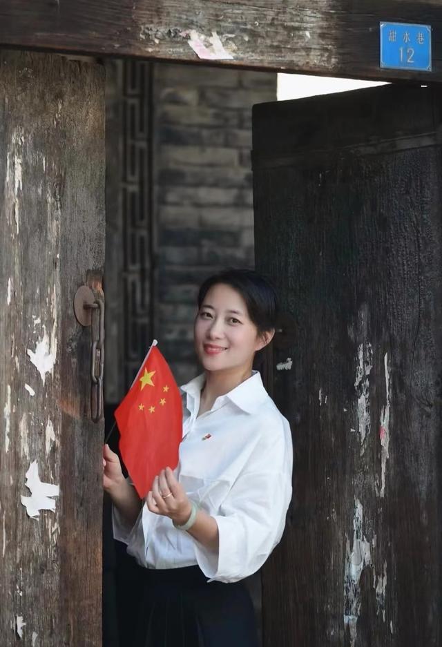 我的爱，比秋更浓